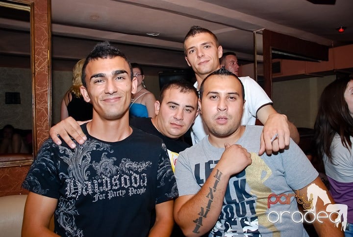 Super Party în Club Seven, 