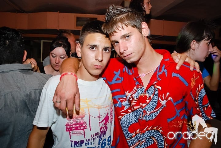 Super Party în Club Seven, 