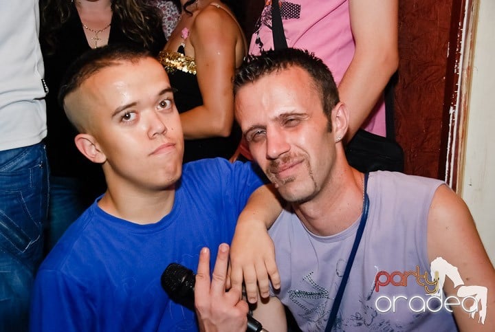 Super Party în Club Seven, 