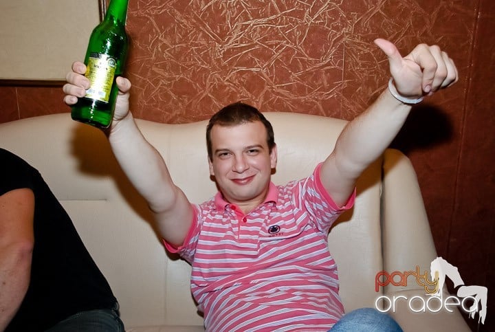 Super Party în Club Seven, 