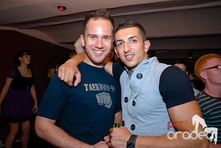 Super Party în Club Seven, 