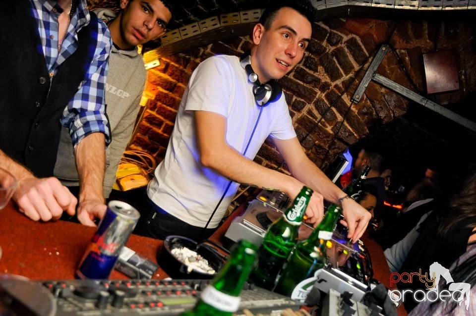 Surviviors' Night în Club Escape,