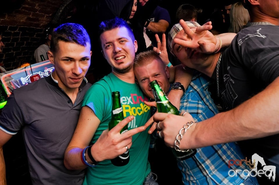 Surviviors' Night în Club Escape,