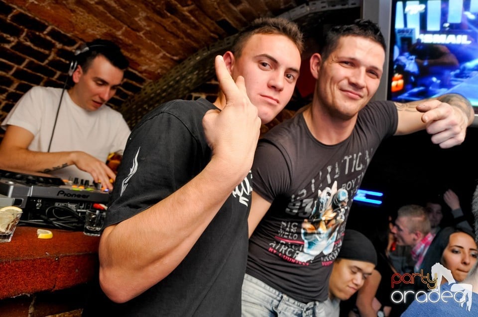 Surviviors' Night în Club Escape,