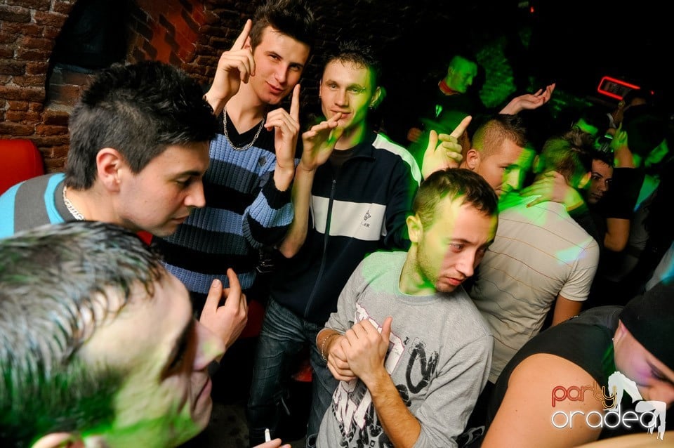 Surviviors' Night în Club Escape,