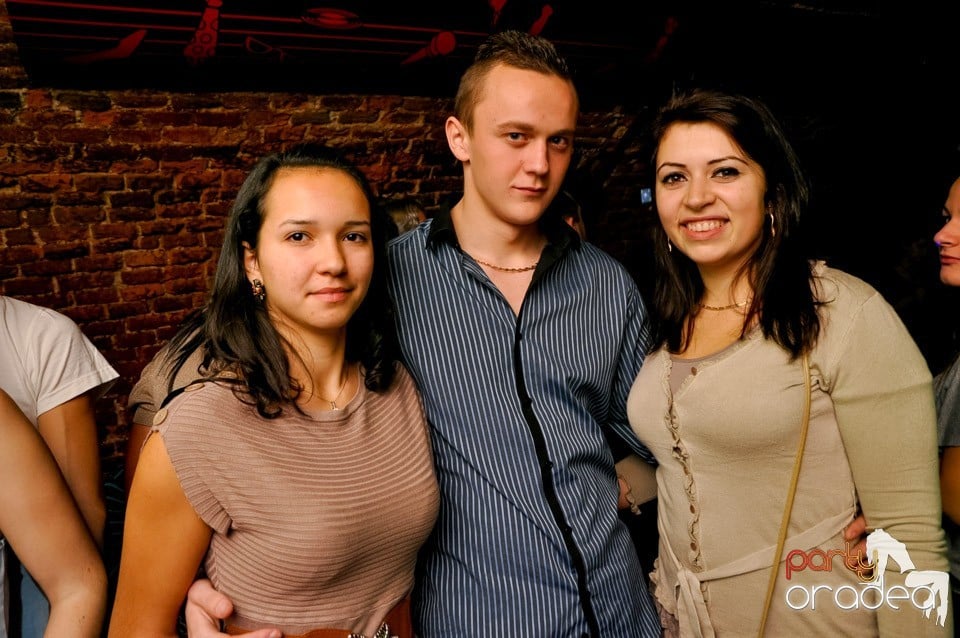 Surviviors' Night în Club Escape,
