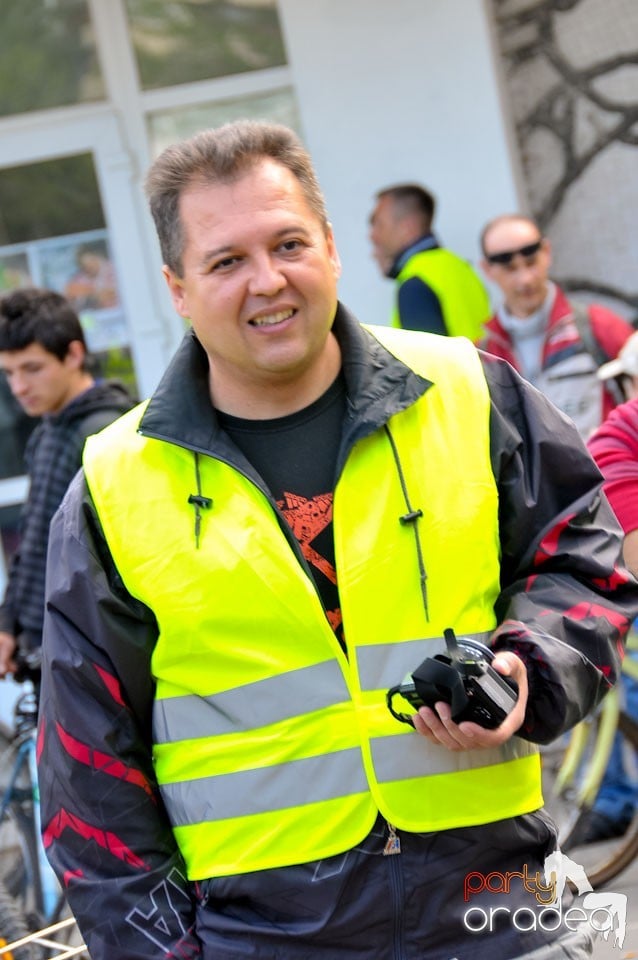 Sute de orădeni la Critical Mass,