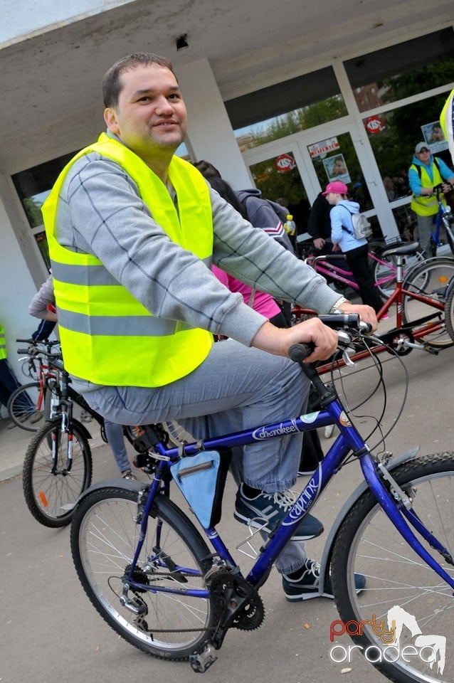 Sute de orădeni la Critical Mass,