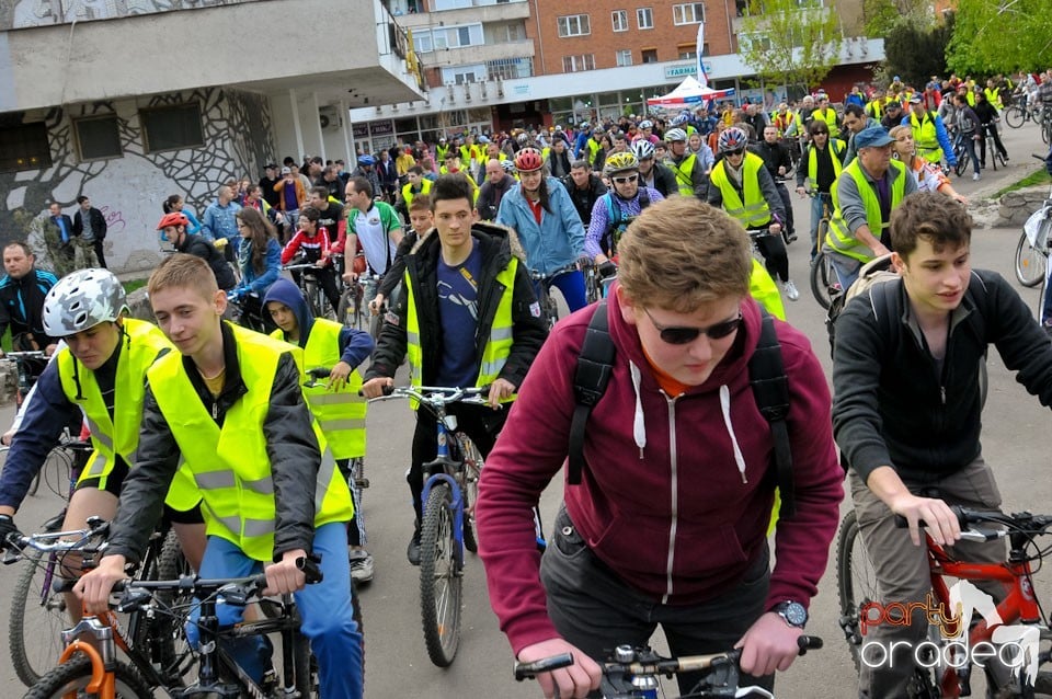 Sute de orădeni la Critical Mass,