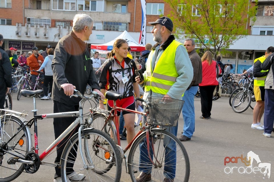 Sute de orădeni la Critical Mass, 