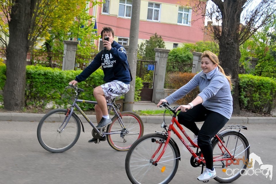 Sute de orădeni la Critical Mass, 