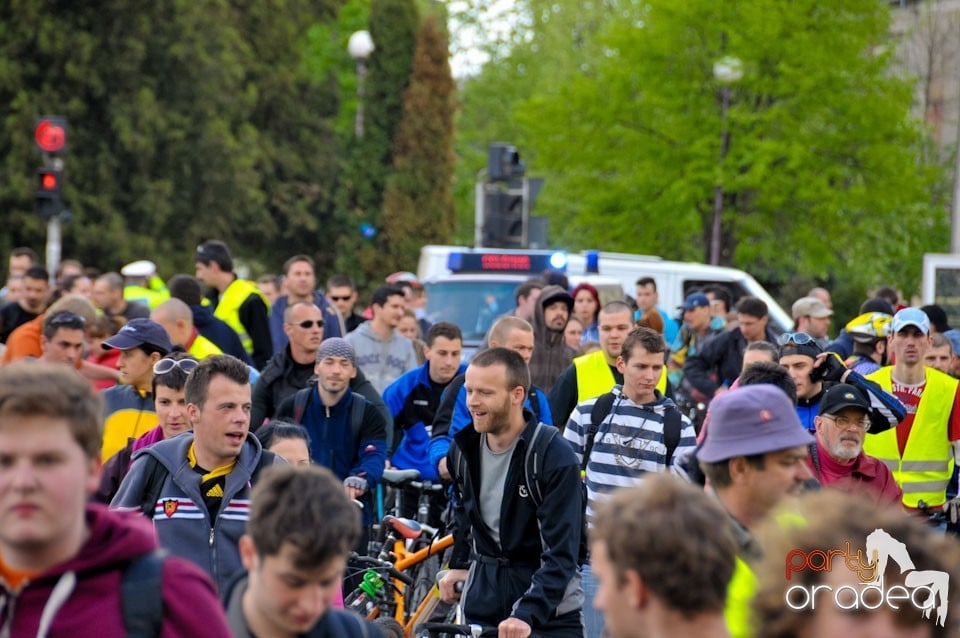 Sute de orădeni la Critical Mass,