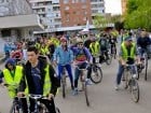 Sute de orădeni la Critical Mass