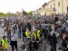 Sute de orădeni la Critical Mass