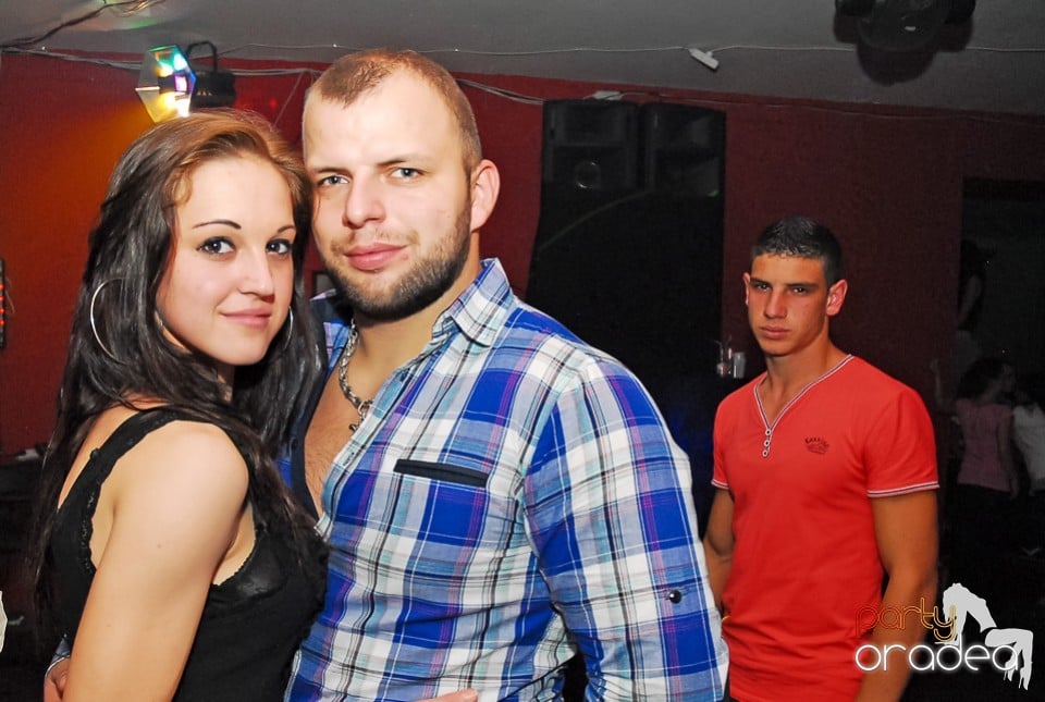 Szureti buli, Royal Party House