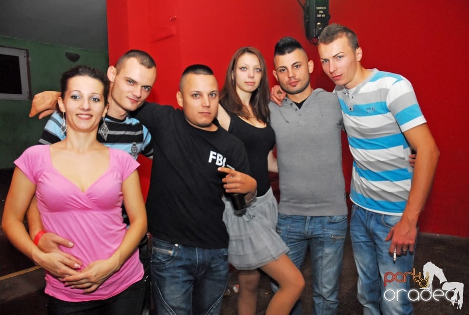 Szureti buli, Royal Party House