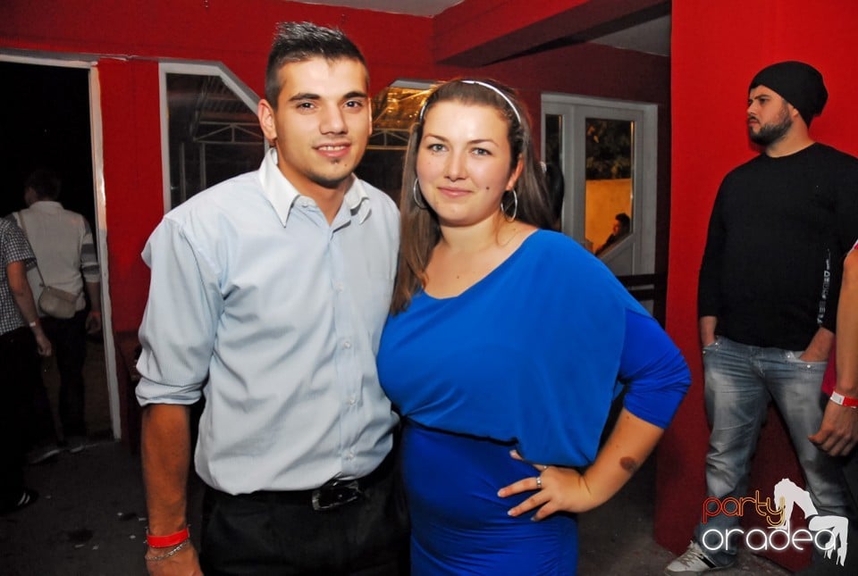 Szureti buli, Royal Party House