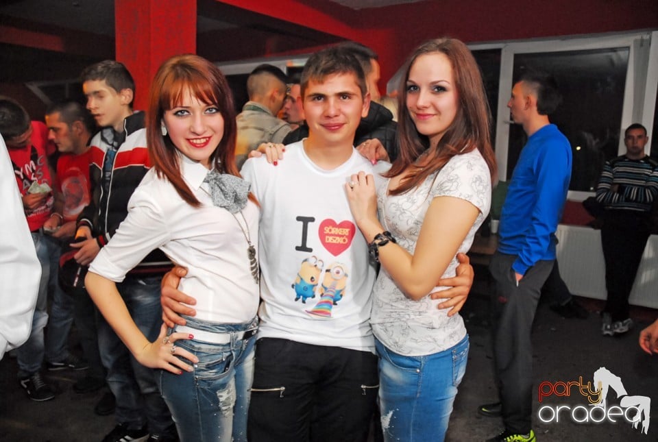 Szureti buli, Royal Party House