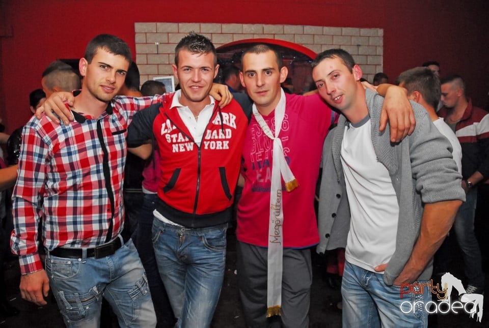 Szureti buli, Royal Party House