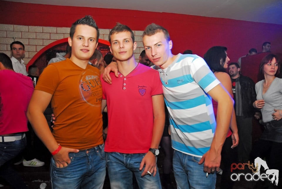 Szureti buli, Royal Party House