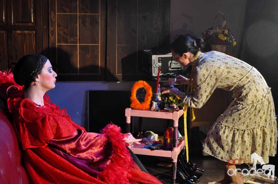 Teatru: