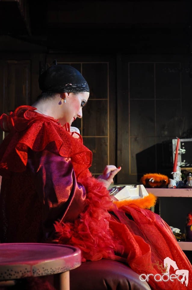 Teatru: