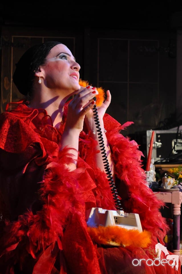 Teatru: