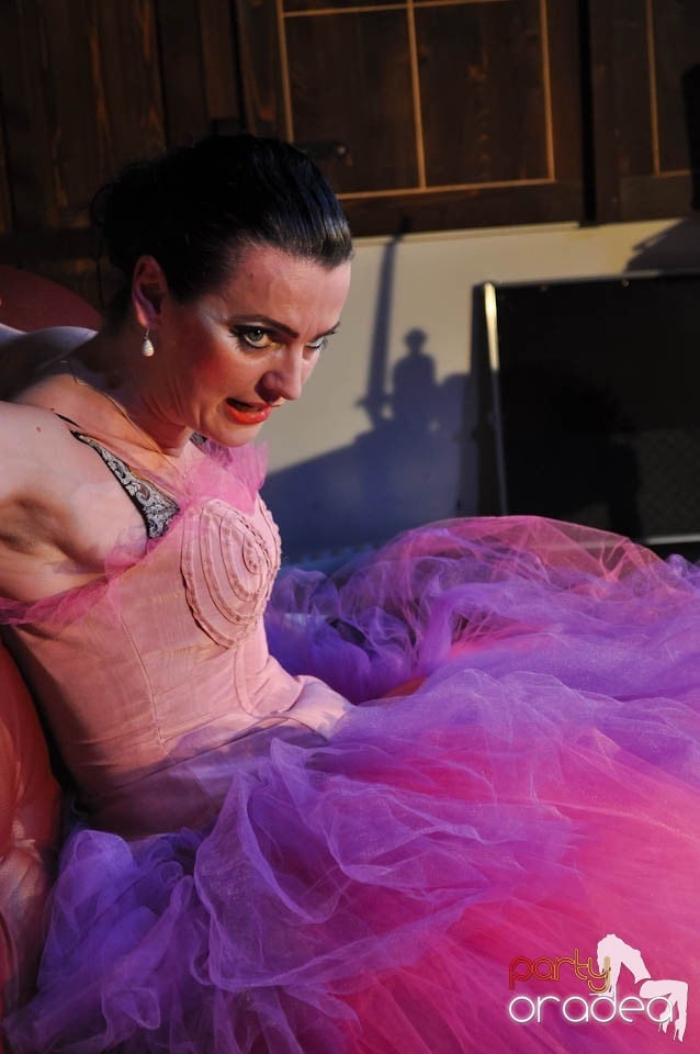 Teatru: