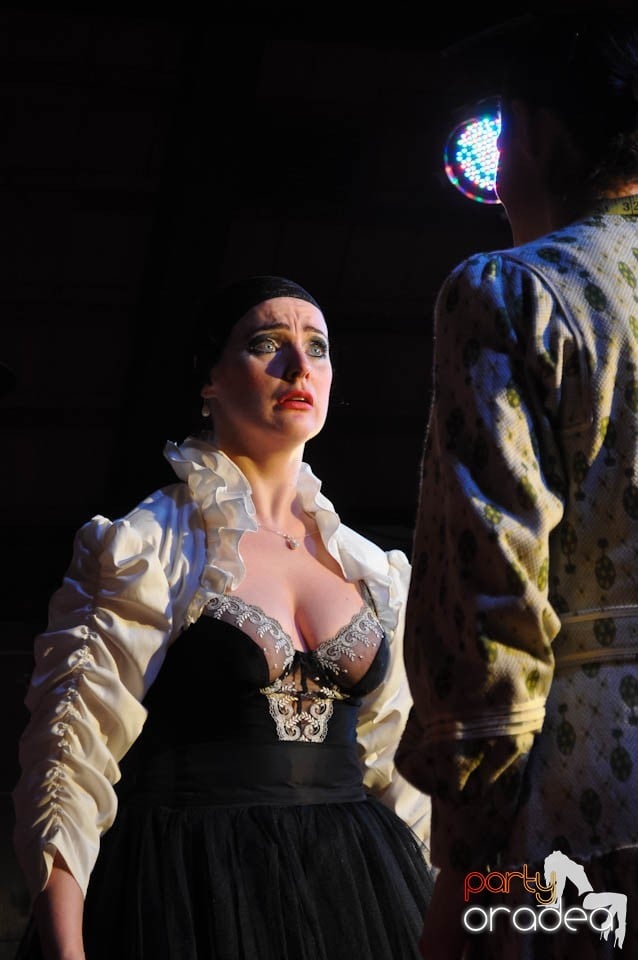 Teatru: