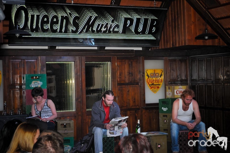 Teatru: Cipsuri şi Dale în Queen's, Queen's Music Pub