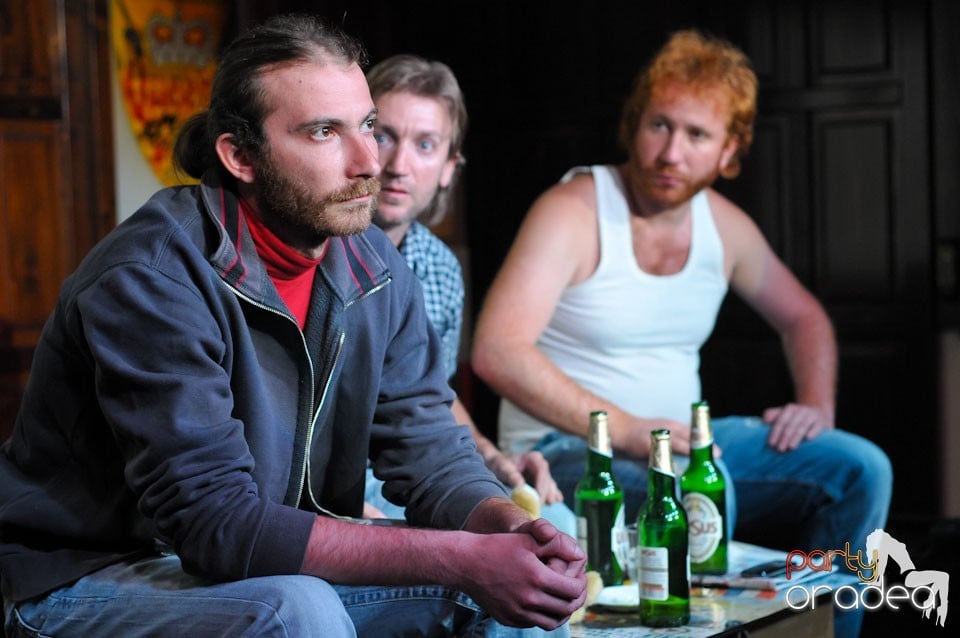 Teatru: Cipsuri şi Dale în Queen's, Queen's Music Pub