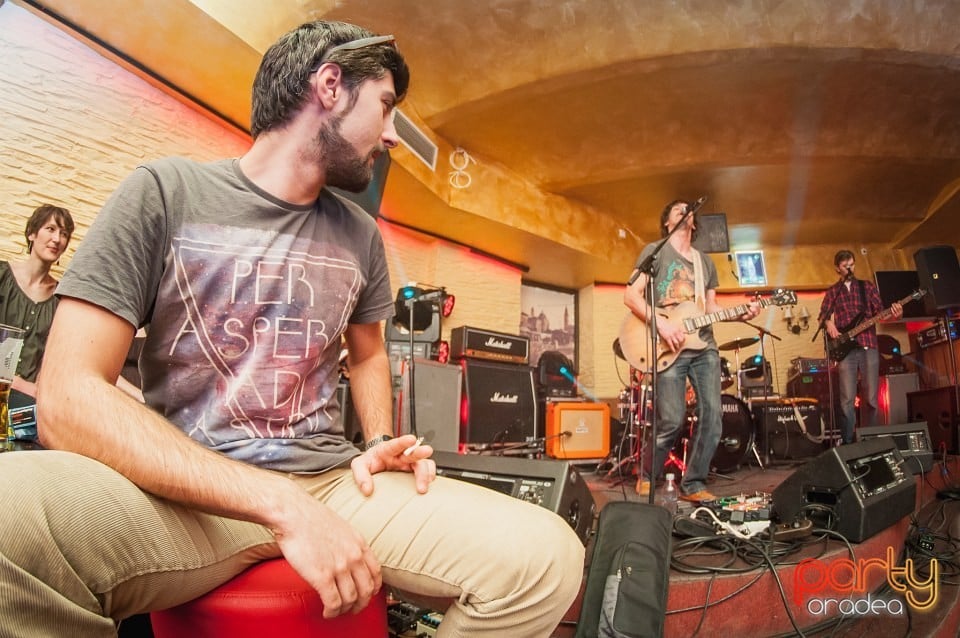 The Brad Pits & Pinholes, 