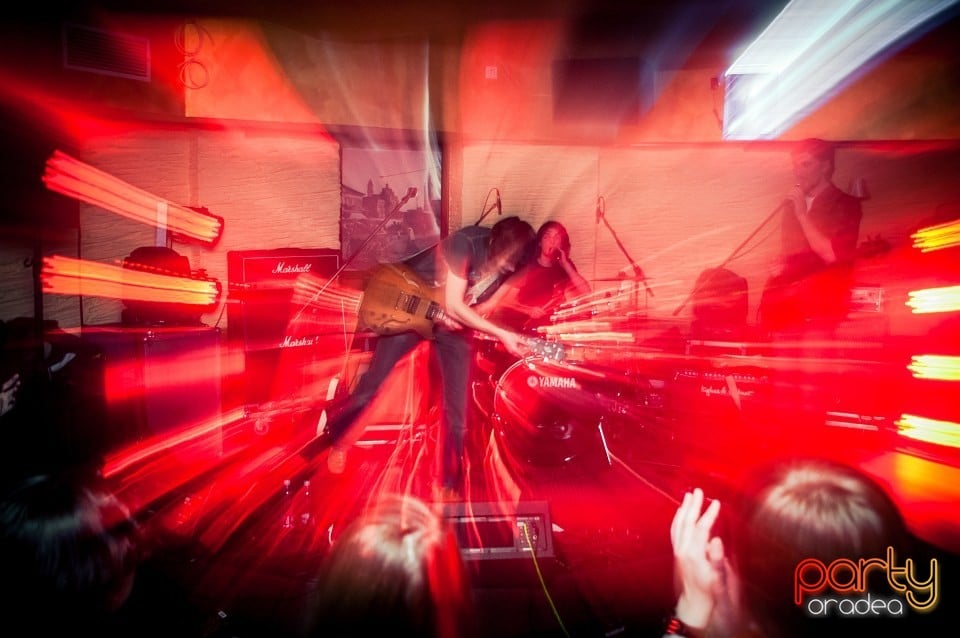The Brad Pits & Pinholes, 