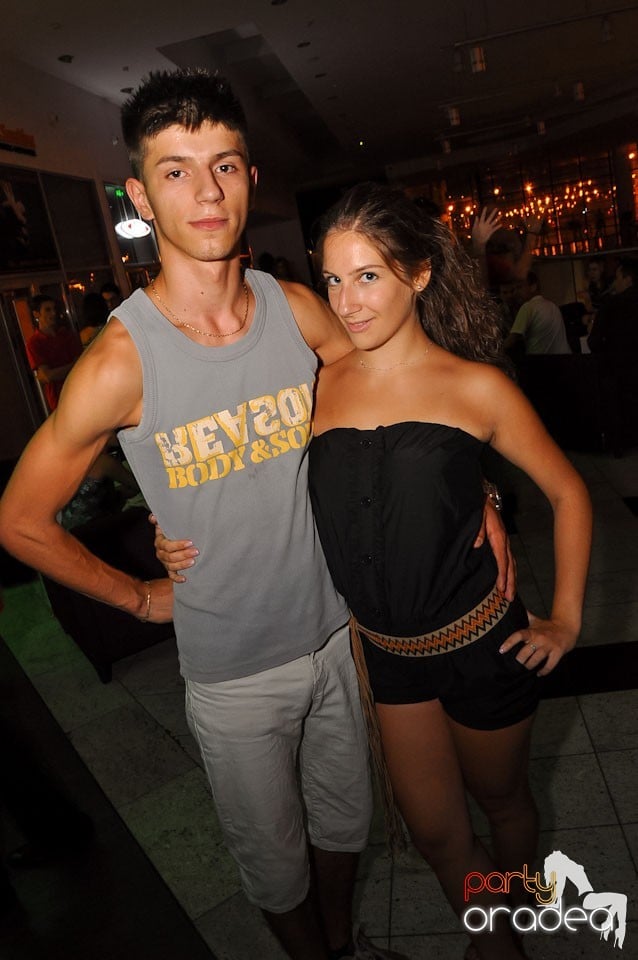 The city is dancing in Blondy's Art Café, 