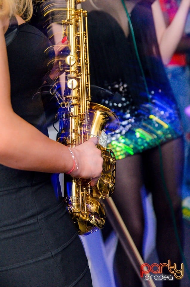 The Lady With The Sax & The Violin Girl,