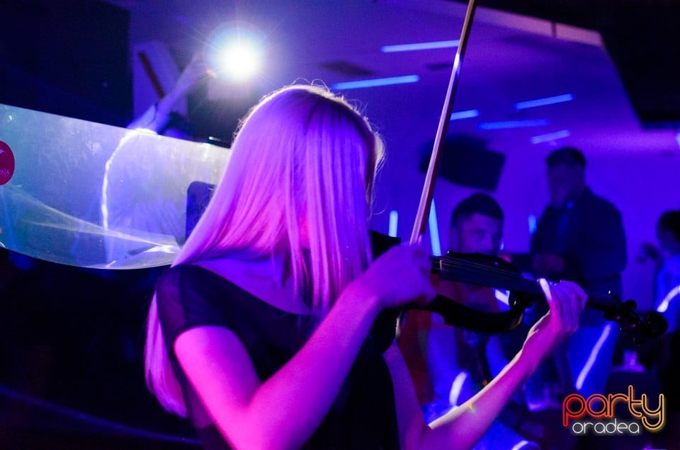 The Lady With The Sax & The Violin Girl,