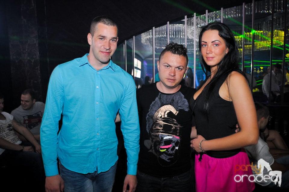 The One Café & Club presents Vera,