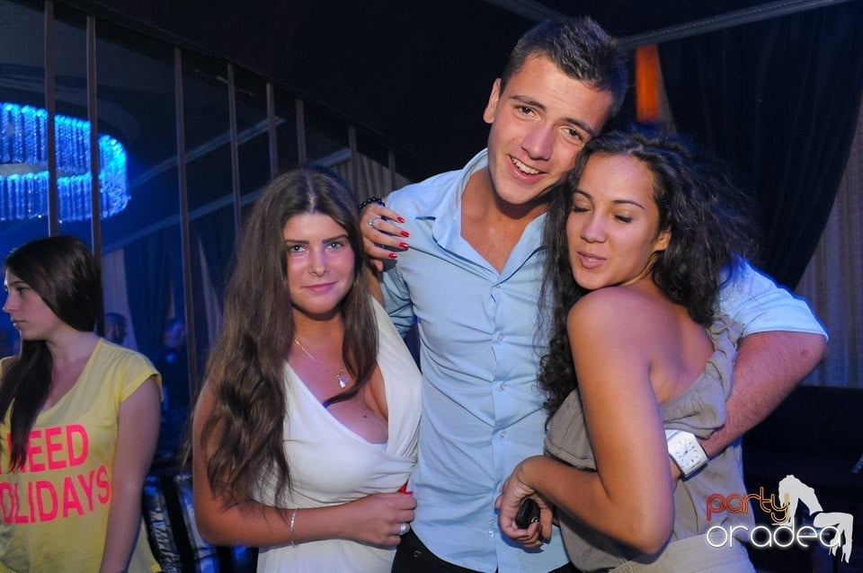 The One: Hot in the City, 