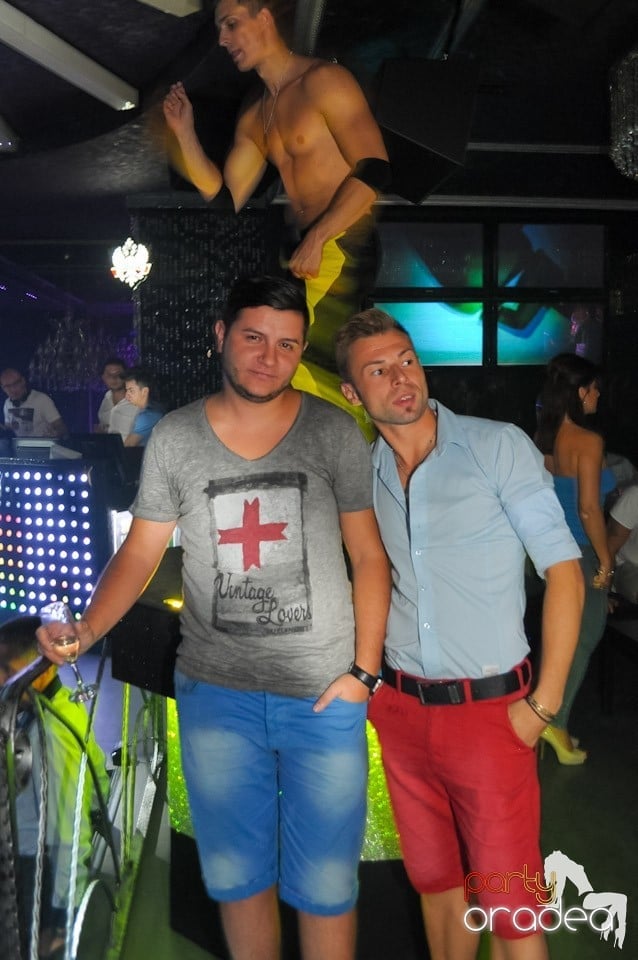 The One: Hot in the City, 