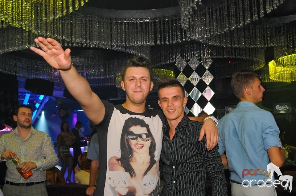 The One: Hot in the City, 