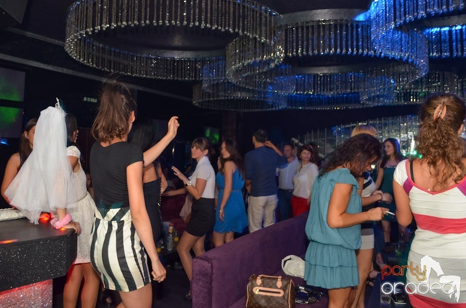 The One prezintă: Girls' Night Out, 