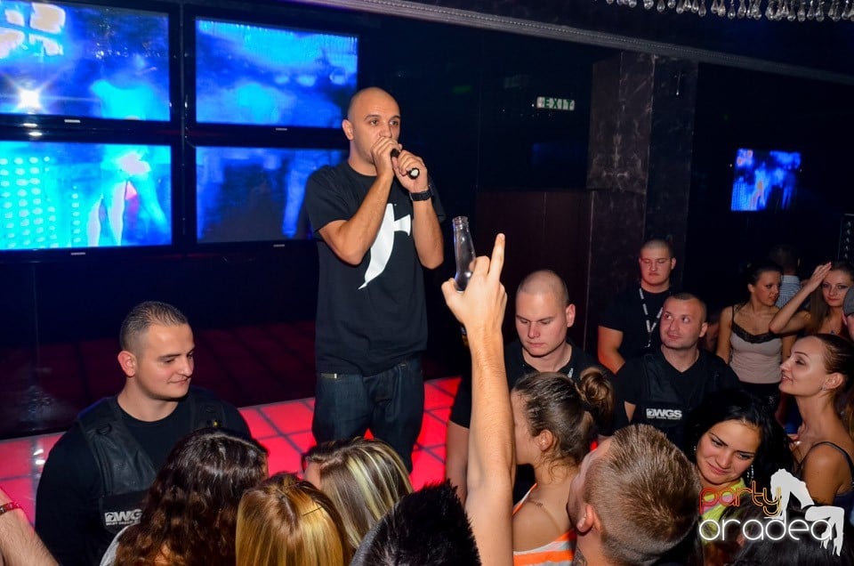 The One prezintă: Guess Who,