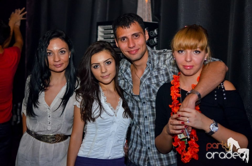 The One prezintă: Guess Who,