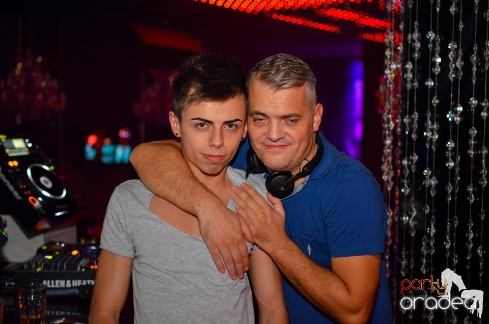 The One prezintă: Guess Who,