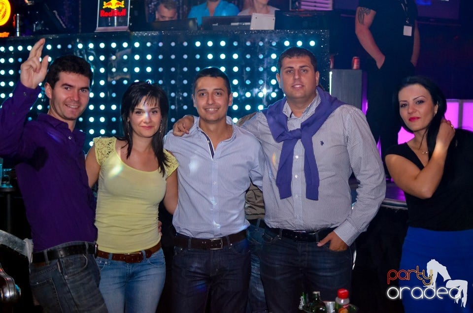 The One prezintă: Guess Who,