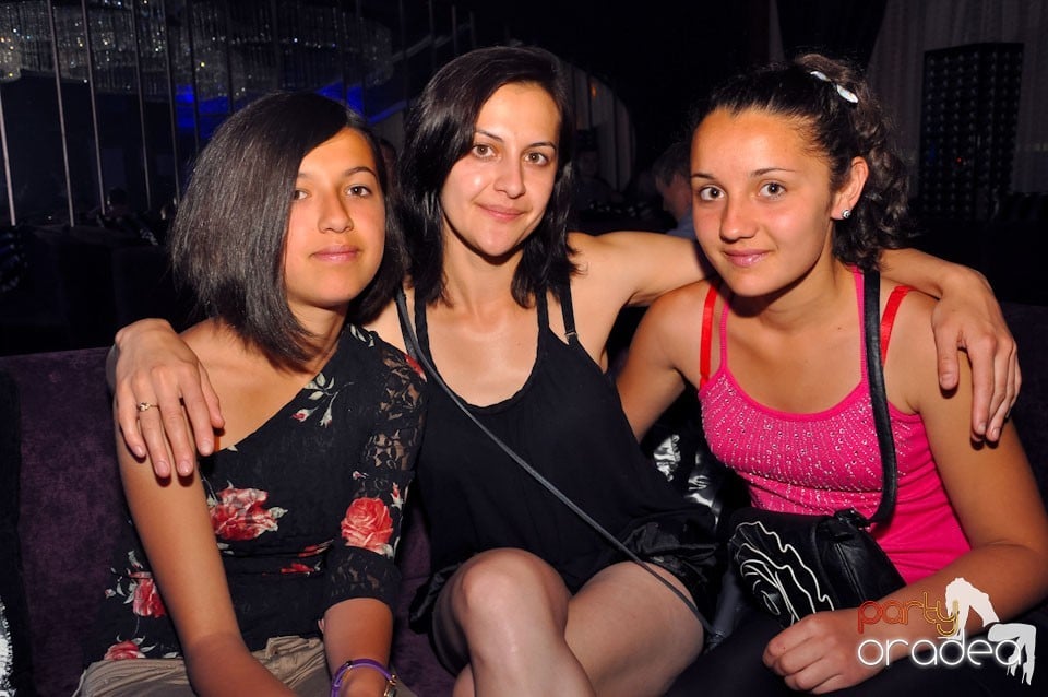 The One prezintă Zotist, 