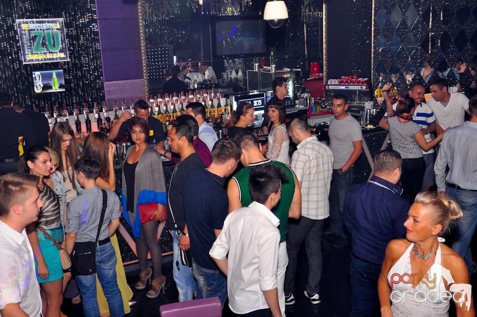 The One prezintă Zotist, 