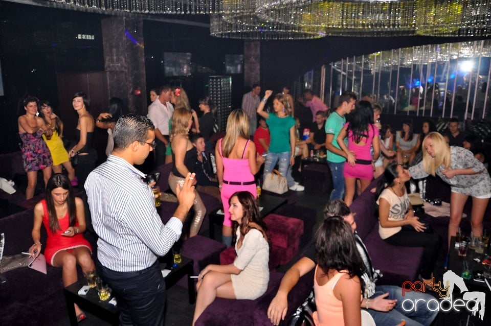 The One prezintă Zotist, 