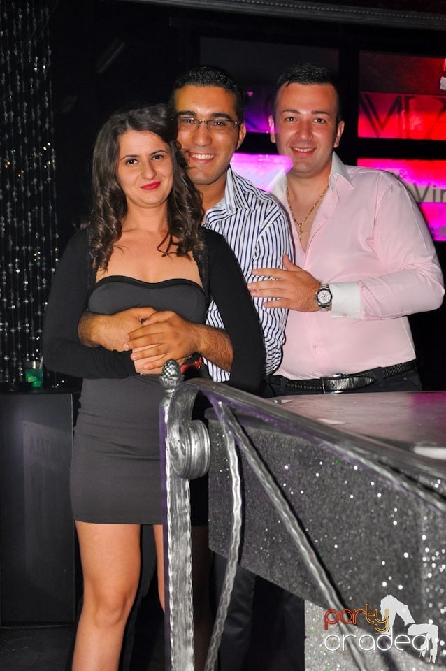 The One prezintă Zotist, 