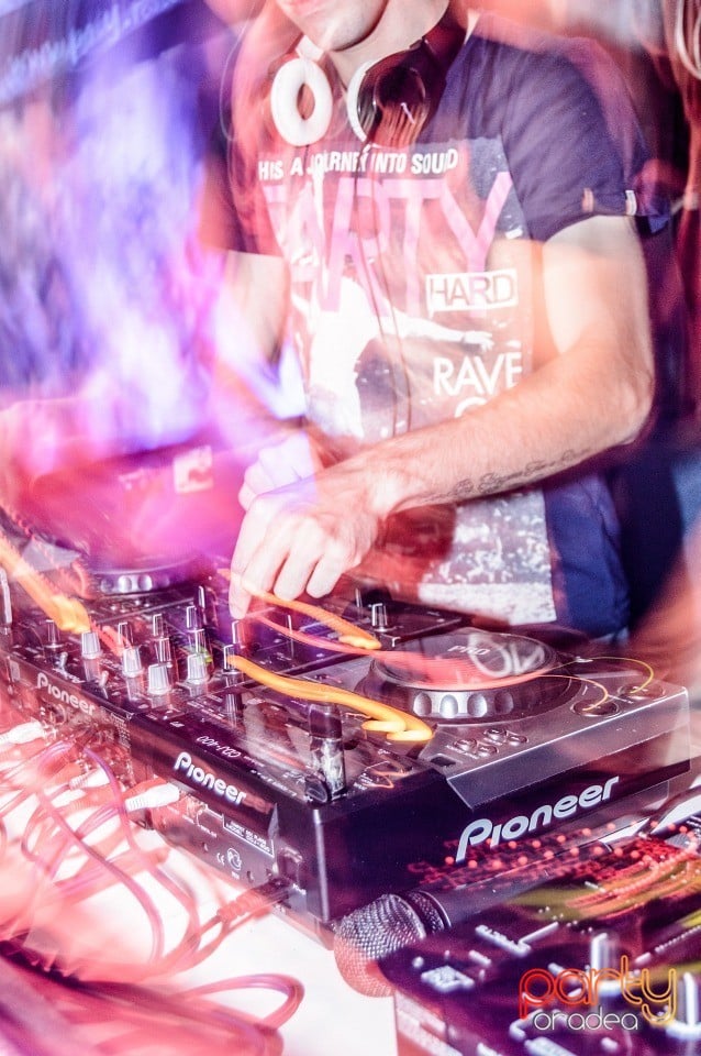 The return - Mc Lajcsak şi Dj White, 